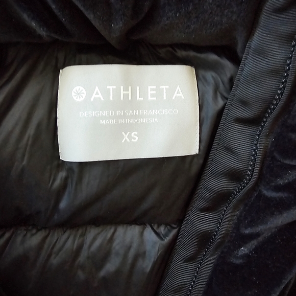 Athleta Lofty Velvet Black Full Zip Down Puffer Vest with Hood size XS - Picture 2 of 4